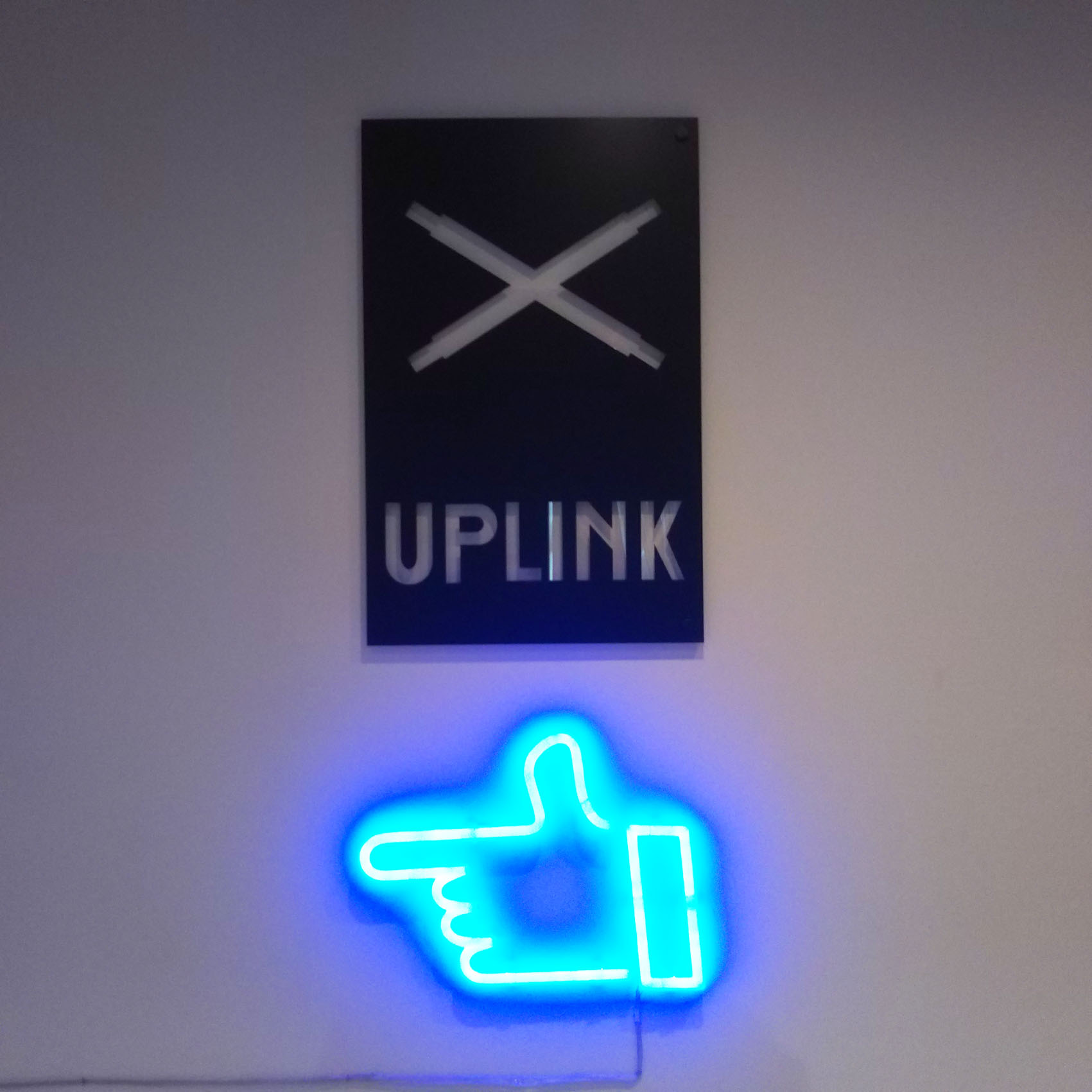 「UPLINK」施設写真_看板